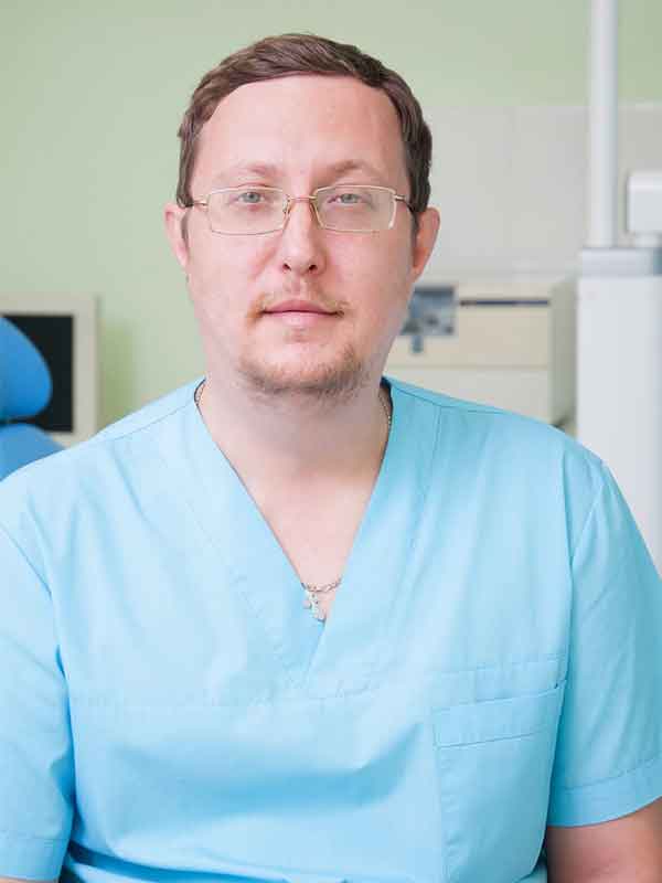 Костин Евгений Владимирович стоматология в Екатеринбурге, врач-терапевт, хирург-имплантолог в клинике АнестикПлюс